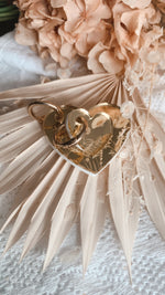 Load image into Gallery viewer, Mirror acrylic garden heart keyrings
